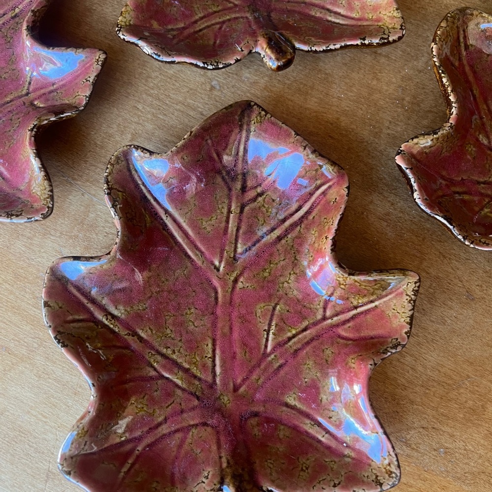 Leaf-Shaped Ceramic Plates - Pink and Brown